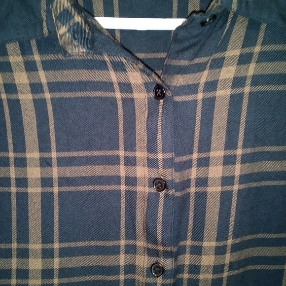 Mud Pie 100% rayon plaid button down ruffle sleeves frayed hem shirt L - Picture 10 of 12